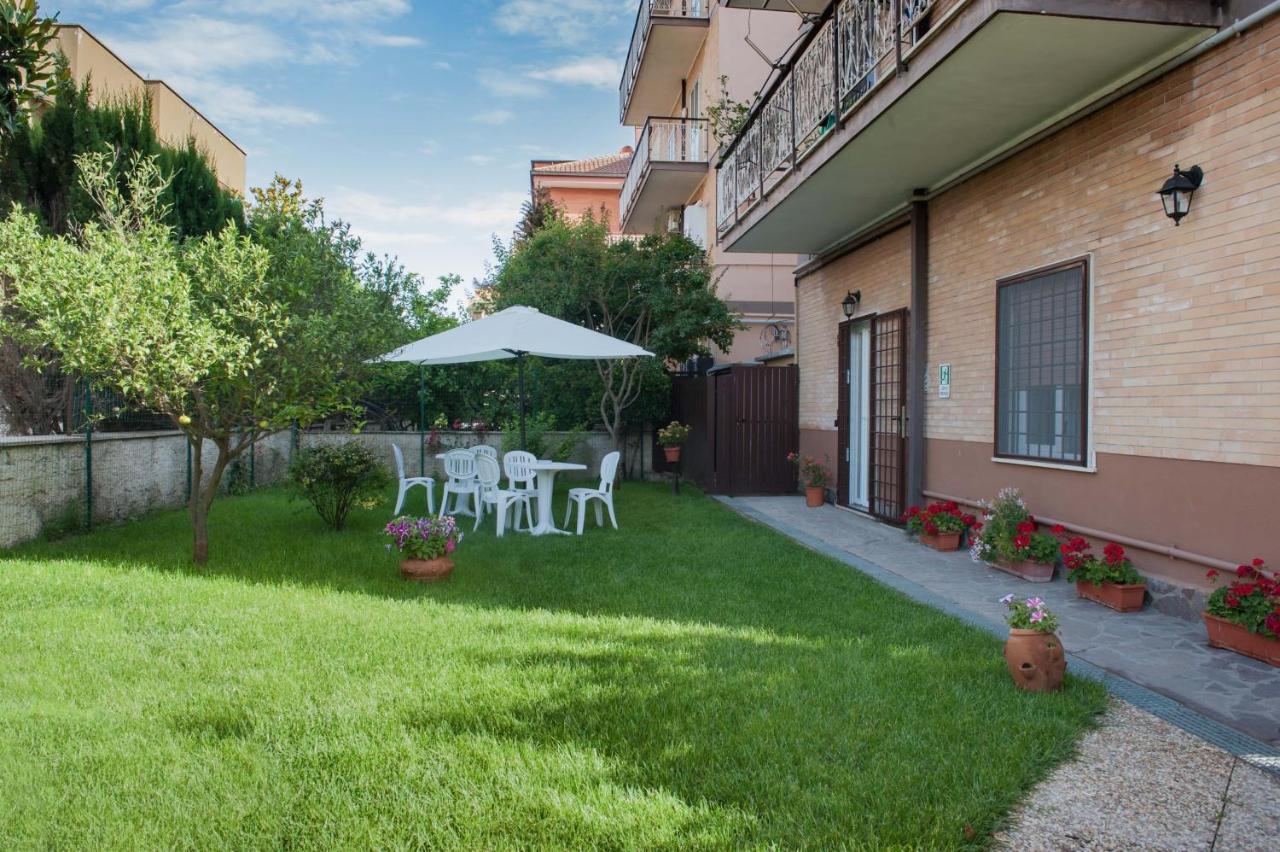 Il Giardino Dell'Eden Acomodação com café da manhã Acilia Exterior foto